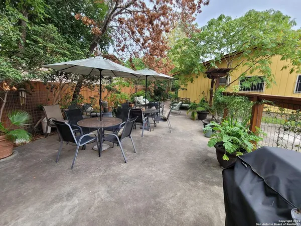 $1,550 | 414 Kings Court, Unit B, San Antonio, TX 78212