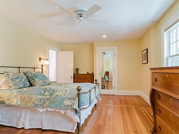 22 Braeburn Road Newton, MA 02466 - Photo 17 of 23 Gallery Image 17