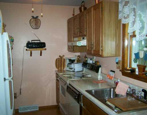 123 Muldoon Road Butler, PA 16001 - Photo 3 of 8 Kitchen.
