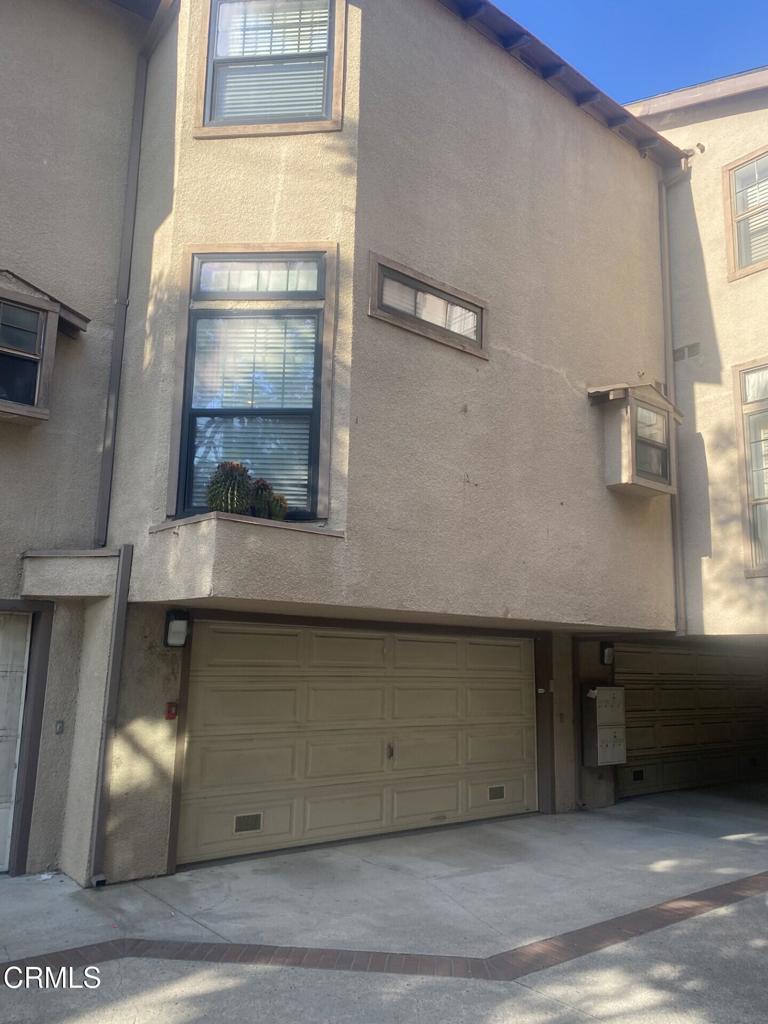 832 Magnolia Avenue, Unit 2 Pasadena, CA 91106 - Photo 17 of 20 a close view of sink and tap