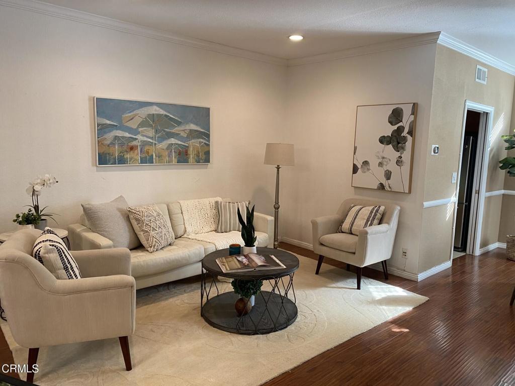 832 Magnolia Avenue, Unit 2 Pasadena, CA 91106 - Photo 5 of 20 a living room with furniture