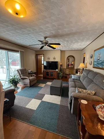 $166,400 | 411 Sunset Drive, Centralia, IL 62801