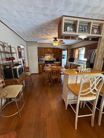 $166,400 | 411 Sunset Drive, Centralia, IL 62801