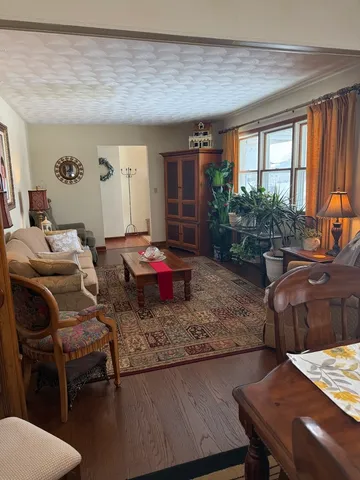 $166,400 | 411 Sunset Drive, Centralia, IL 62801