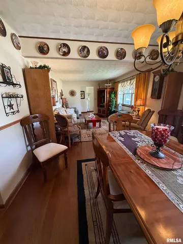 $167,400 | 411 Sunset Drive, Centralia, IL 62801