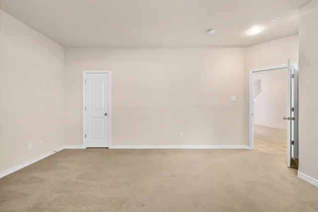 $2,950 | 13900 Noel Road, Unit 6, Dallas, TX 75240