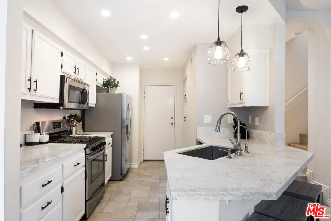 108 Santa Barbara Court Foothill Ranch, CA 92610 - Photo 12 of 34 Gallery Image 12