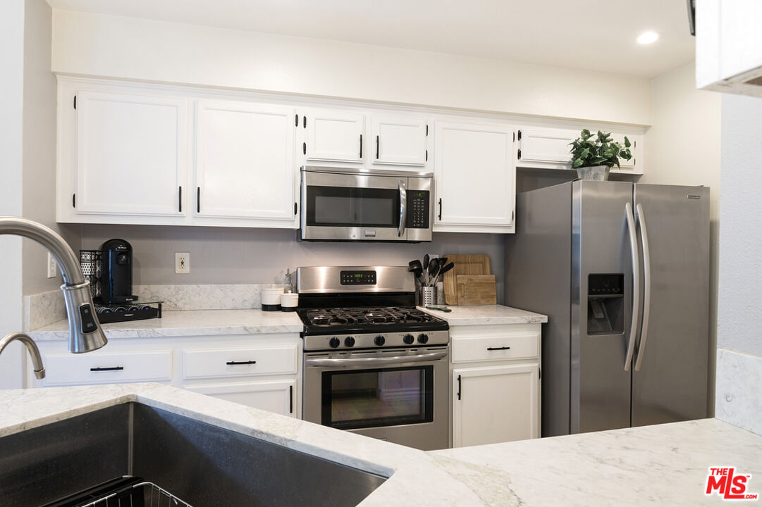 108 Santa Barbara Court Foothill Ranch, CA 92610 - Photo 13 of 34 Gallery Image 13