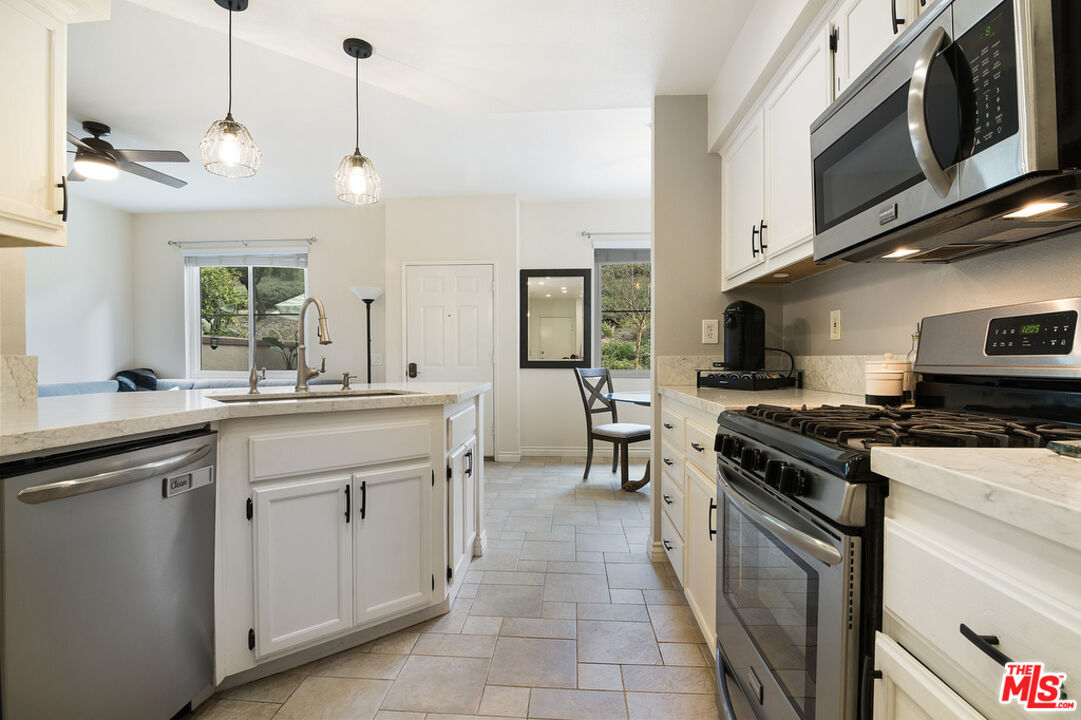 108 Santa Barbara Court Foothill Ranch, CA 92610 - Photo 14 of 34 Gallery Image 14