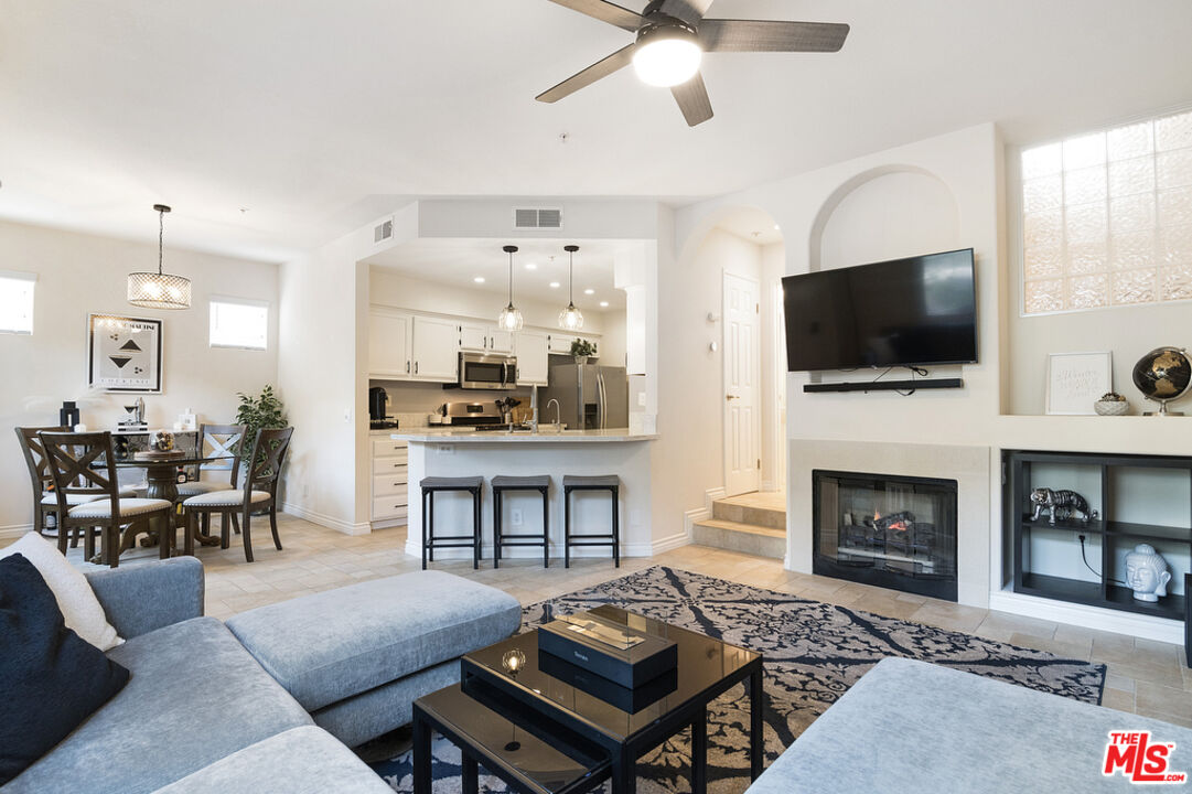 108 Santa Barbara Court Foothill Ranch, CA 92610 - Photo 8 of 34 Gallery Image 8
