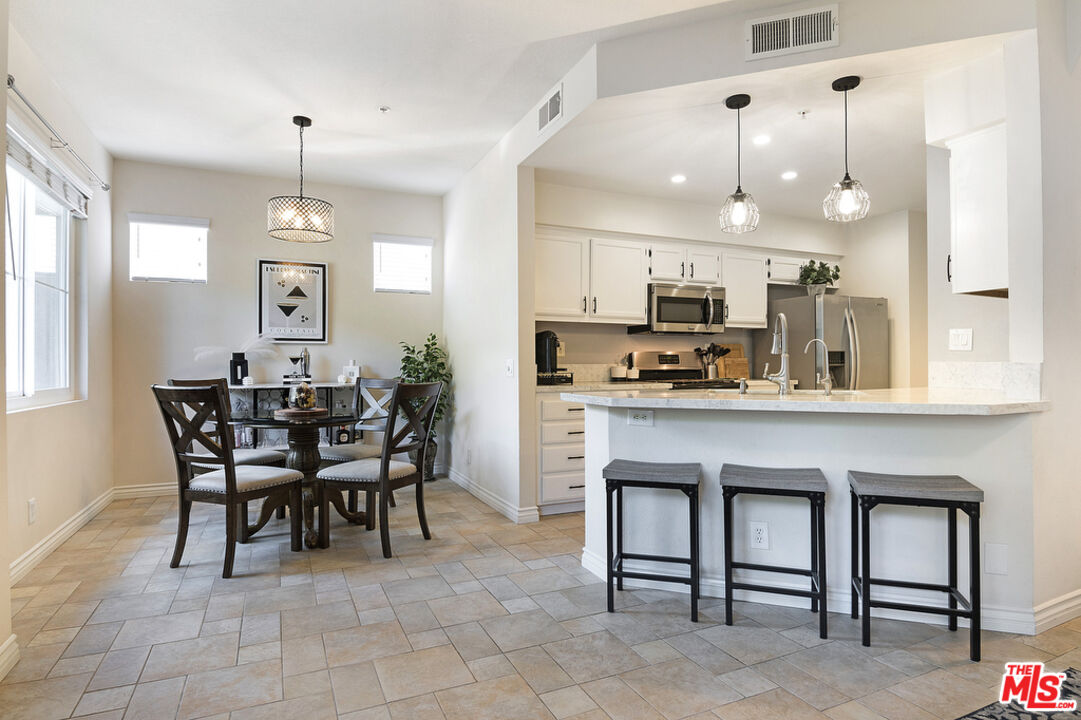 108 Santa Barbara Court Foothill Ranch, CA 92610 - Photo 9 of 34 Gallery Image 9