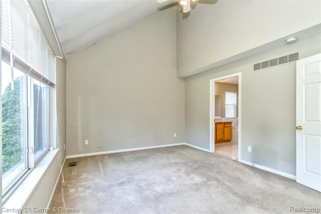 9721 Stark Road Livonia, MI 48150 - Photo 20 of 44