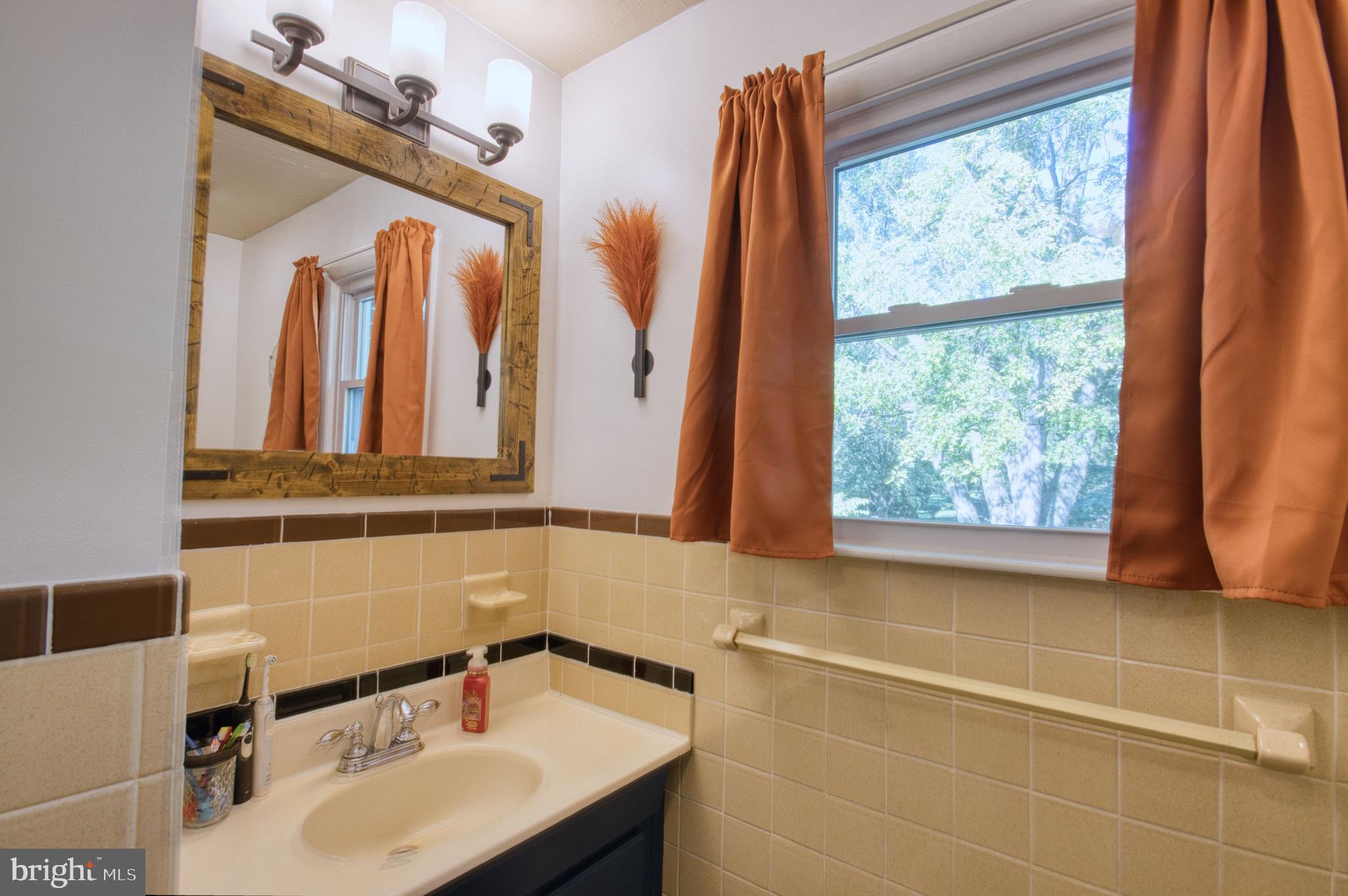 609 Charles Street Lebanon, PA 17042 - Photo 35 of 68