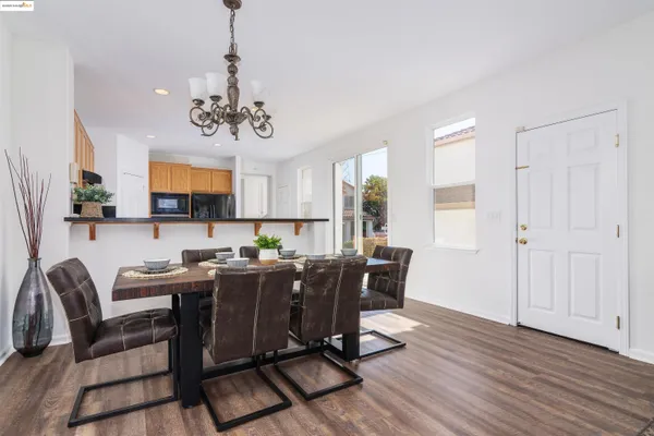 $3,400 | 411 Canyon Court, Vallejo, CA 94591