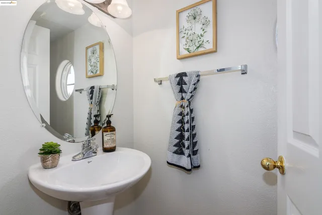 $3,400 | 411 Canyon Court, Vallejo, CA 94591