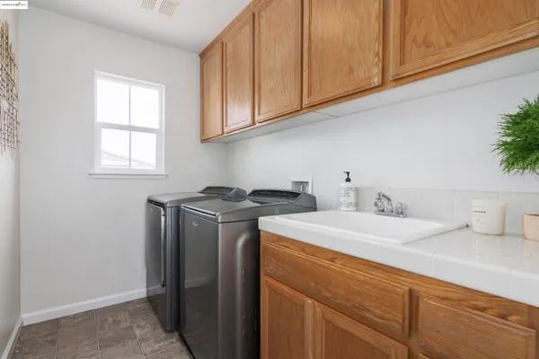 $3,400 | 411 Canyon Court, Vallejo, CA 94591