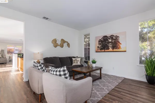 $3,400 | 411 Canyon Court, Vallejo, CA 94591