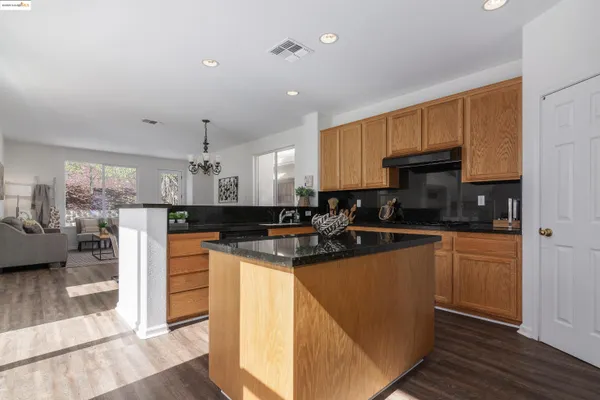 $3,400 | 411 Canyon Court, Vallejo, CA 94591