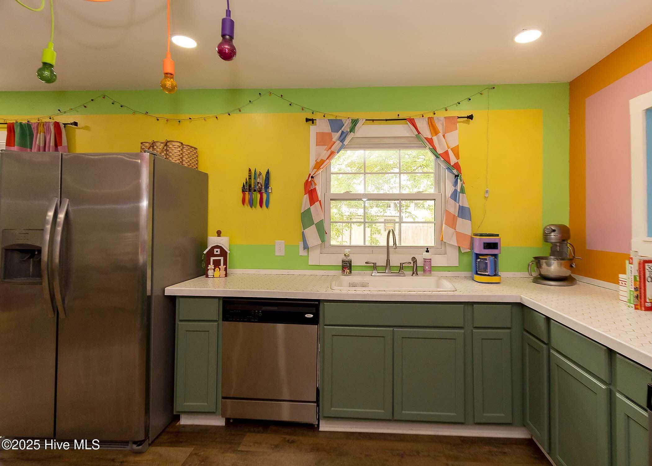 806 Winchester Road Jacksonville, NC 28546 - Photo 15 of 32 Kitchen 6