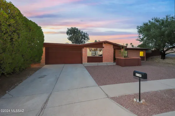 $360,000 | 9789 East Burnett Street, Tucson, AZ 85730