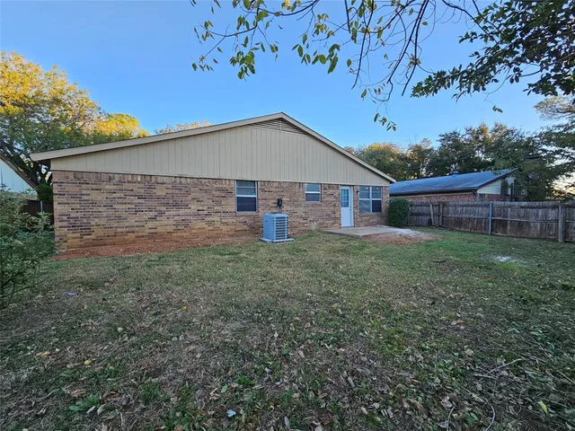 $2,150 | 308 Royal Field Drive, Arlington, TX 76011
