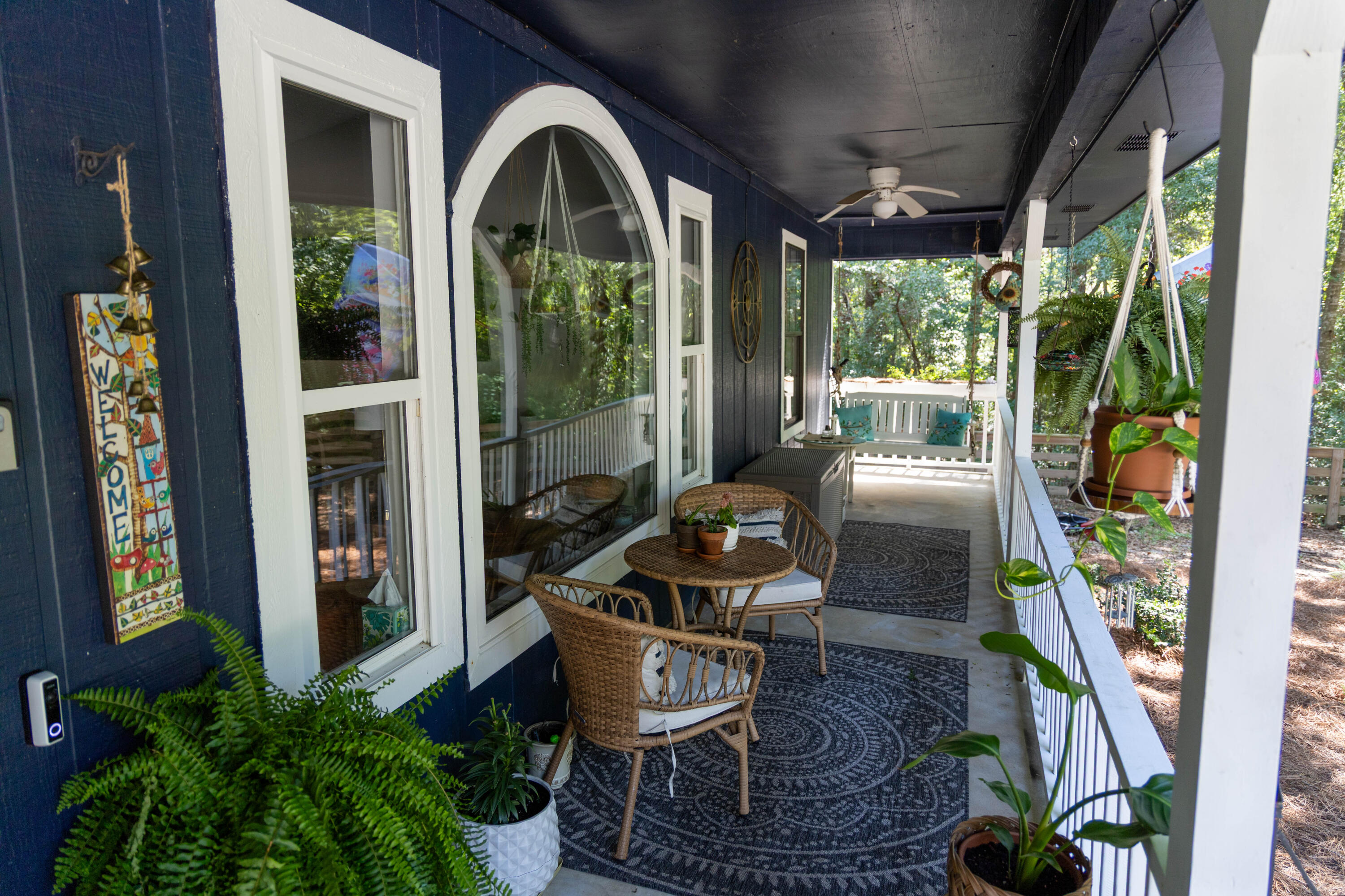 696 Phillips Drive Freeport, FL 32439 - Photo 3 of 49 a living room filled with furniture