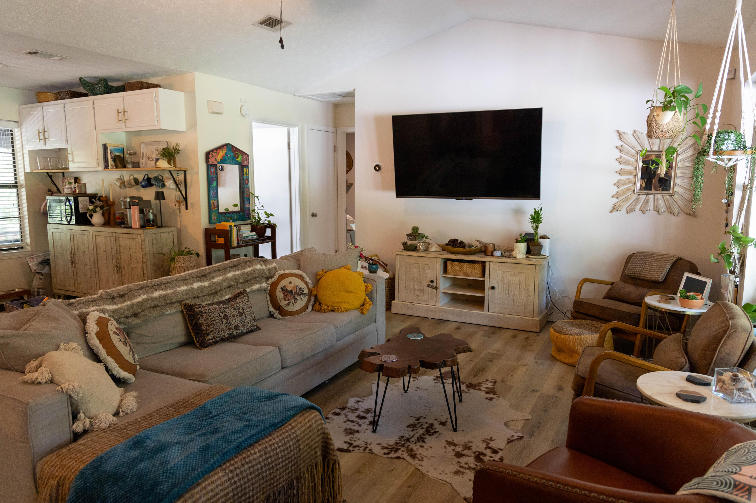 696 Phillips Drive Freeport, FL 32439 - Photo 5 of 49 a living room with furniture and a flat screen tv