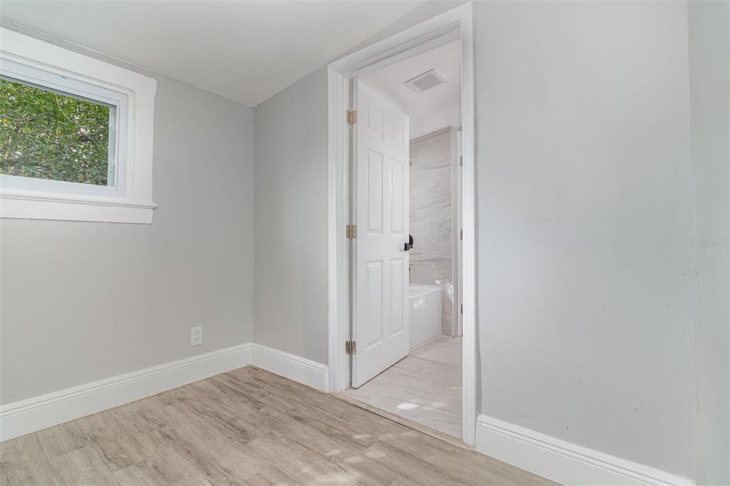 4242 Raleigh Street Orlando, FL 32811 - Photo 17 of 32