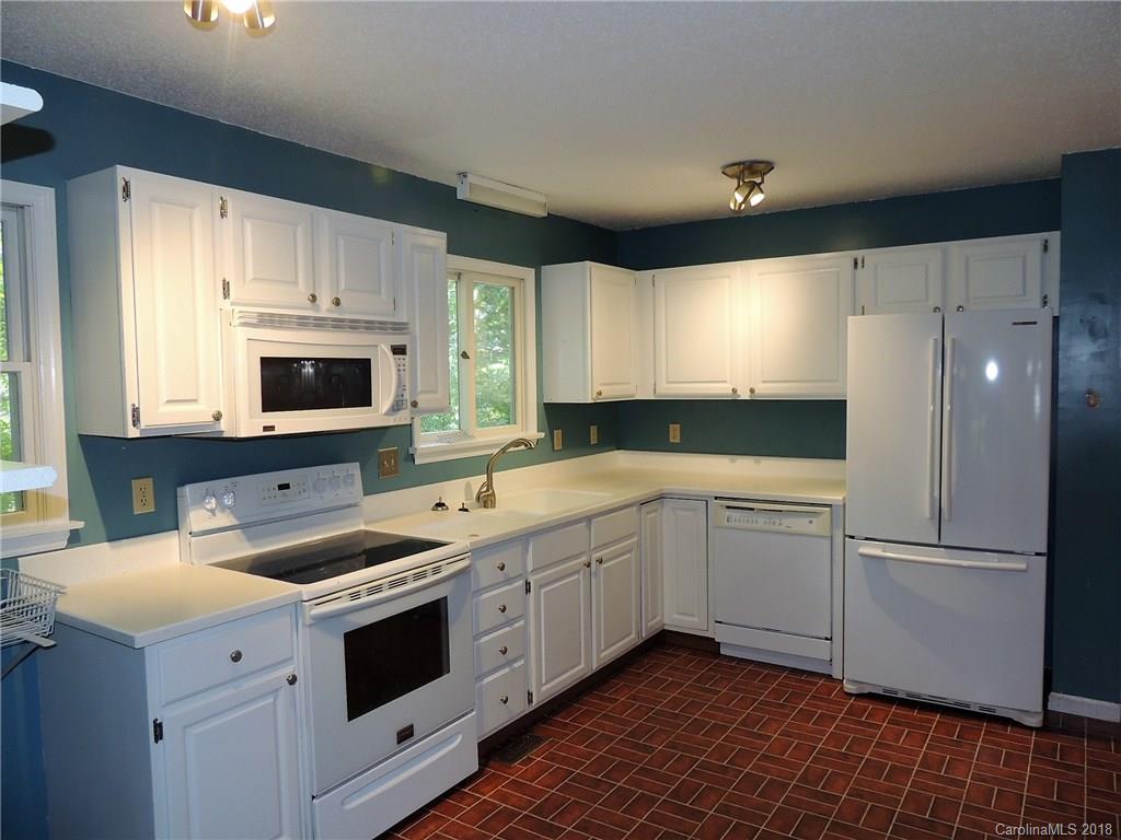 390 Emmas Grove Road Fletcher, NC 28732 - Photo 6 of 17 Gallery Image 6