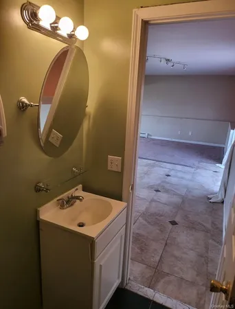 $3,200 | 20 Tammy Drive, Middletown, NY 10941