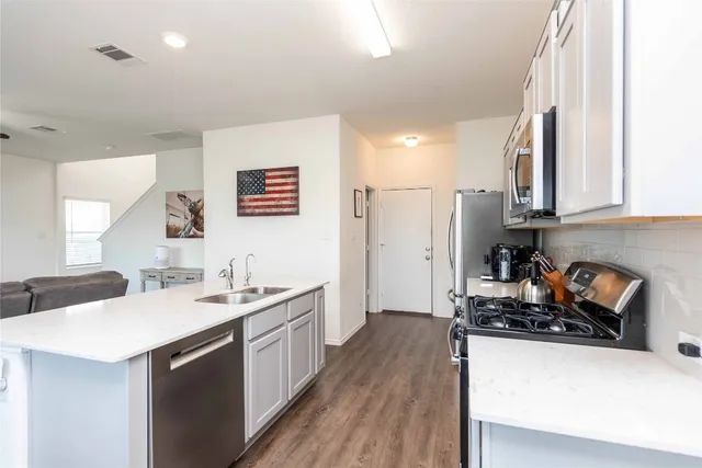 $1,800 | 153 Wind Flower Lane, Liberty Hill, TX 78642