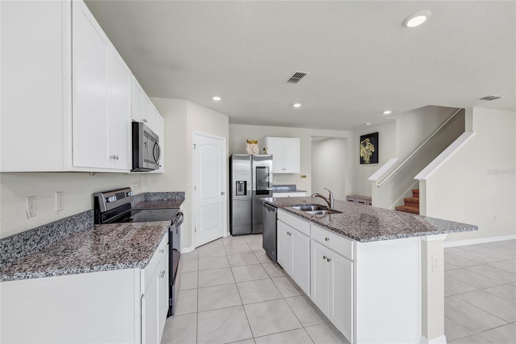 529 Talisi Loop St. Cloud, FL 34771 - Photo 6 of 48