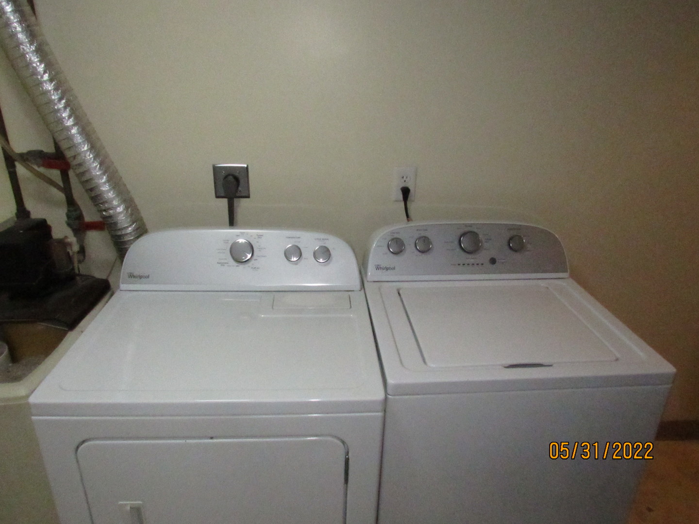 817 Normal Road DeKalb, IL 60115 - Photo 21 of 24 a utility room with dryer and washer