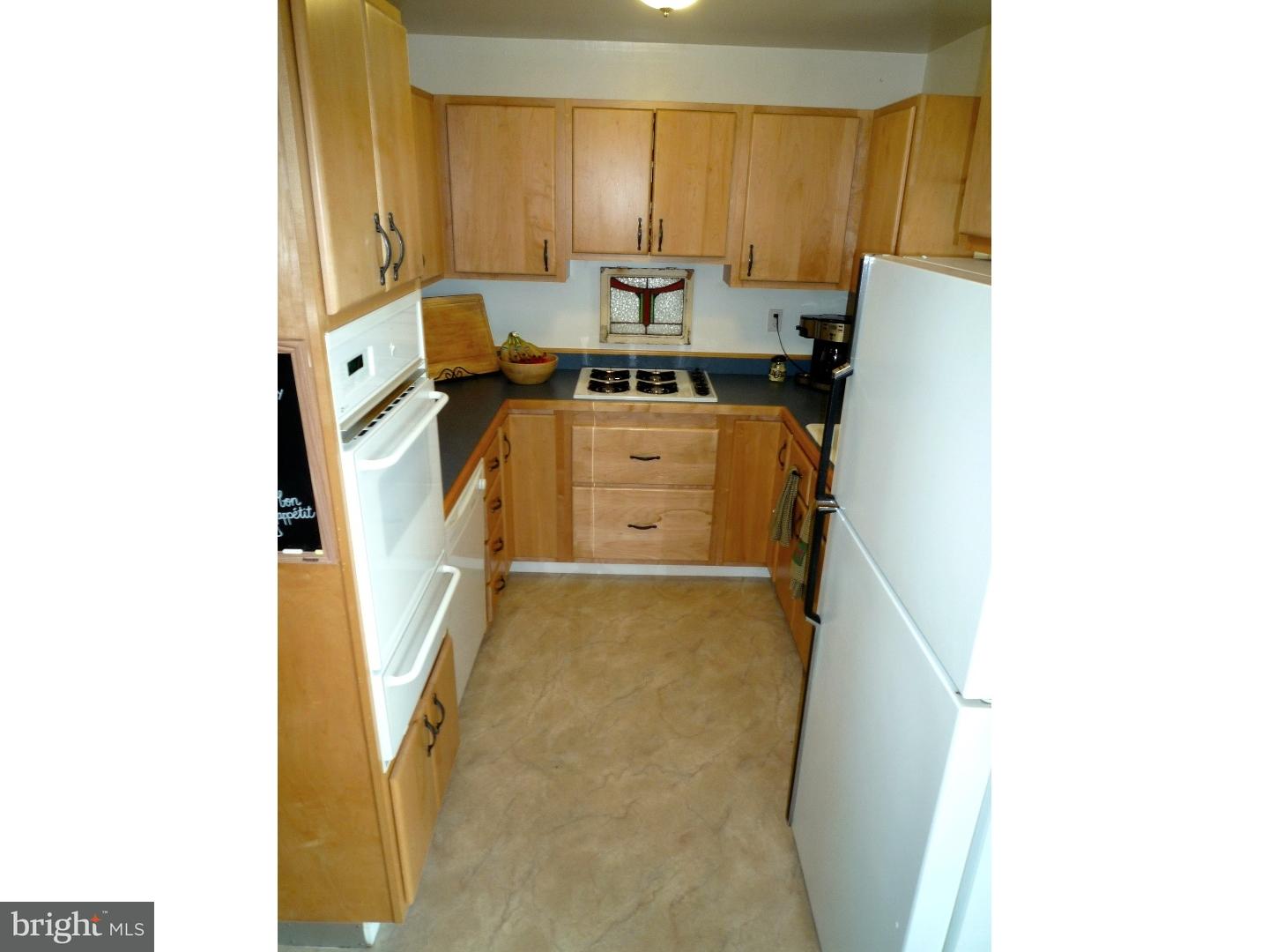 1201 Greentree Road Newark, DE 19713 - Photo 11 of 25 Kitchen