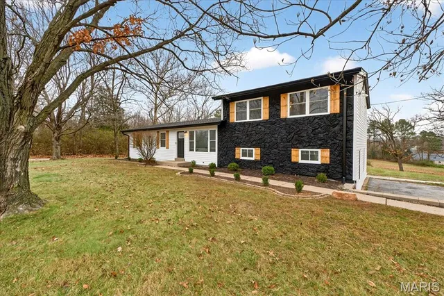 $550,000 | 714 Sunset Lane, O'Fallon, MO 63366