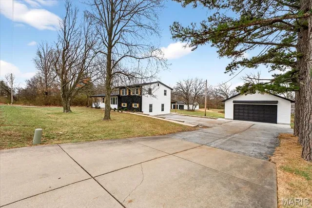 $550,000 | 714 Sunset Lane, O'Fallon, MO 63366