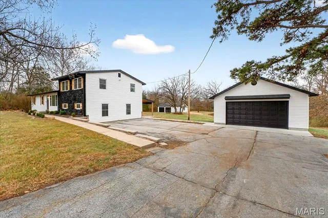 $550,000 | 714 Sunset Lane, O'Fallon, MO 63366