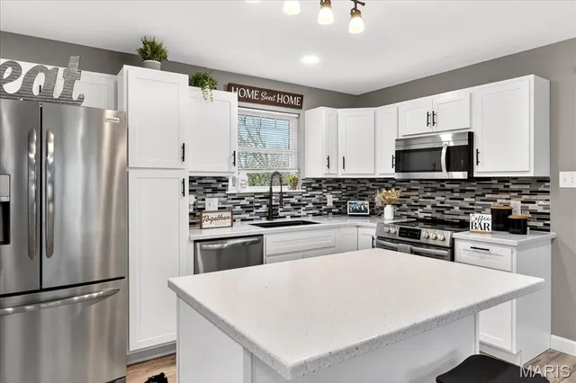 $550,000 | 714 Sunset Lane, O'Fallon, MO 63366