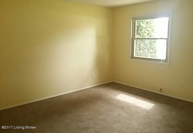 7414 Terry Road Louisville, KY 40258 - Photo 3 of 15 Living room