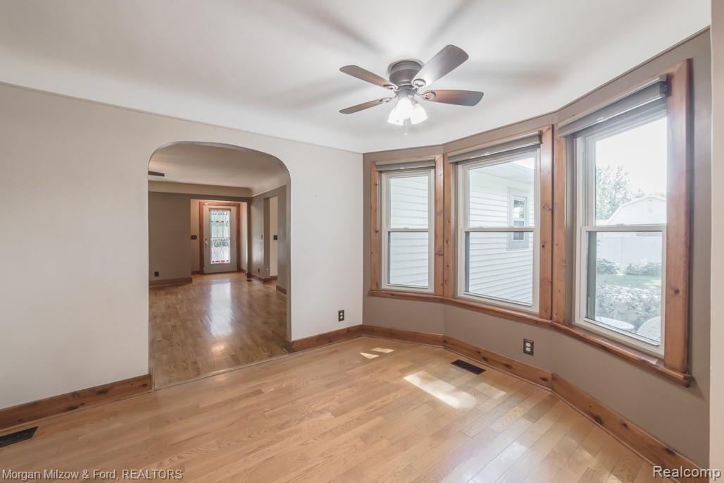 2403 North Genesee Road Burton, MI 48509 - Photo 16 of 55 2403 N Genesee-16.jpg