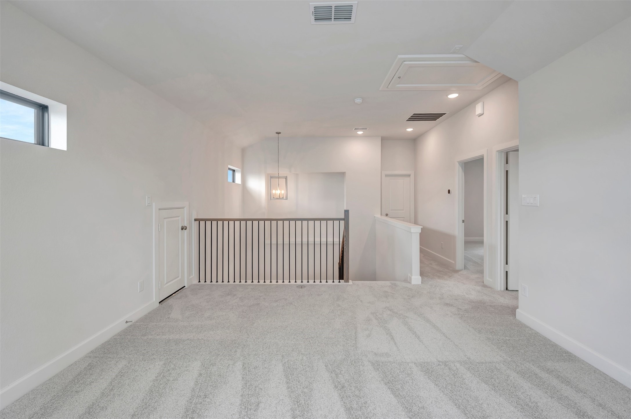 2718 Cottage Place Rosharon, TX 77583 - Photo 39 of 50 a view of a hallway