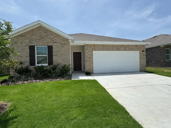 $2,200 | 4909 Mccoy Drive, Fort Worth, TX 76179