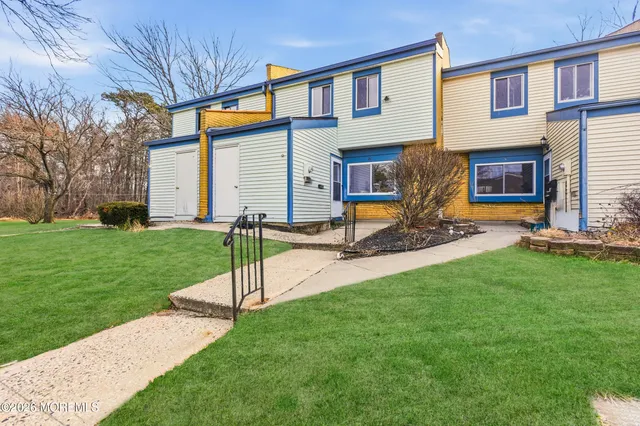 $329,000 | 21 Chatham Court, Brick, NJ 08724