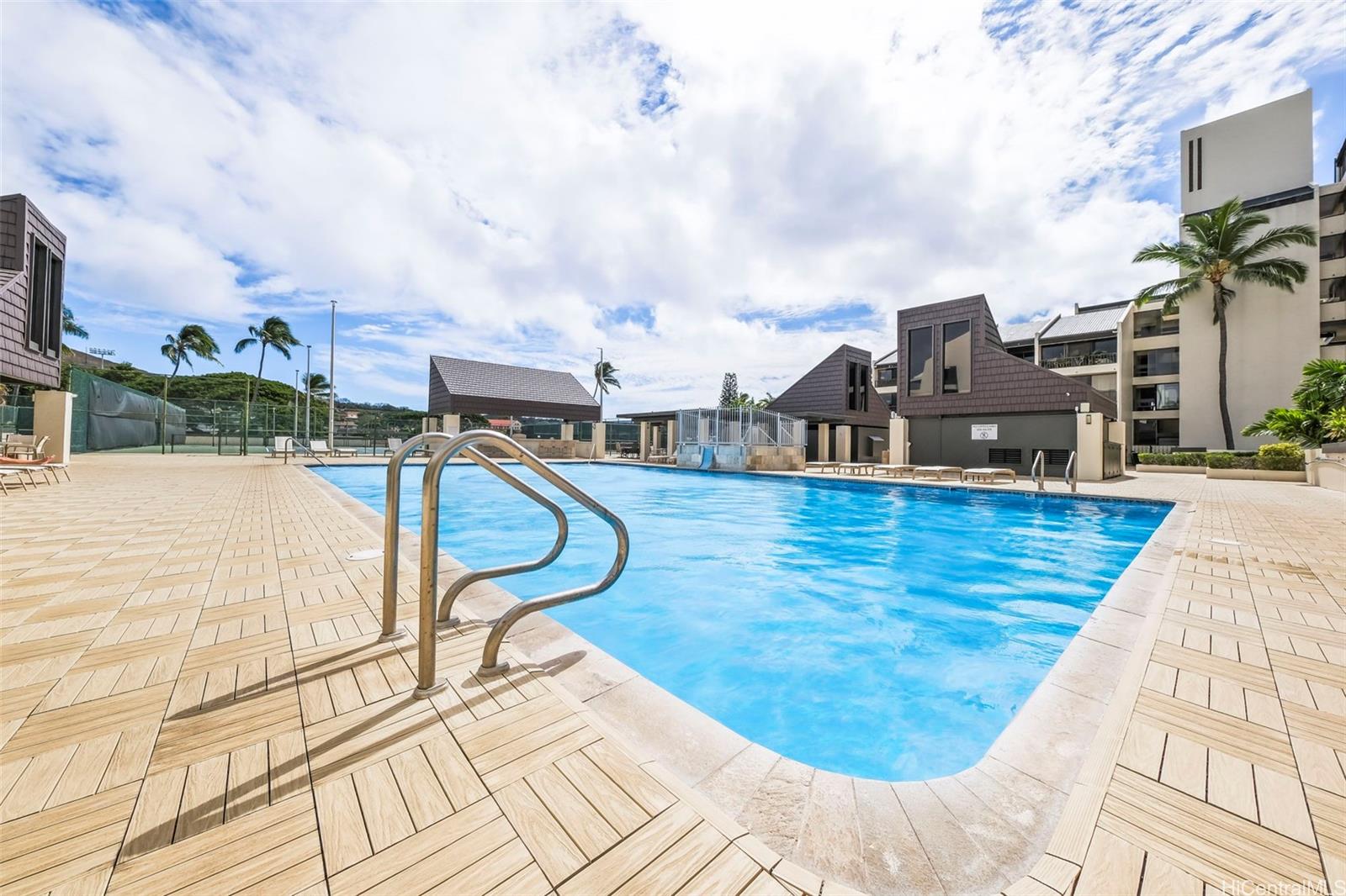 500 Lunalilo Home Road, Unit 17A Honolulu, HI 96825 - Photo 22 of 25 a view of a swimming pool
