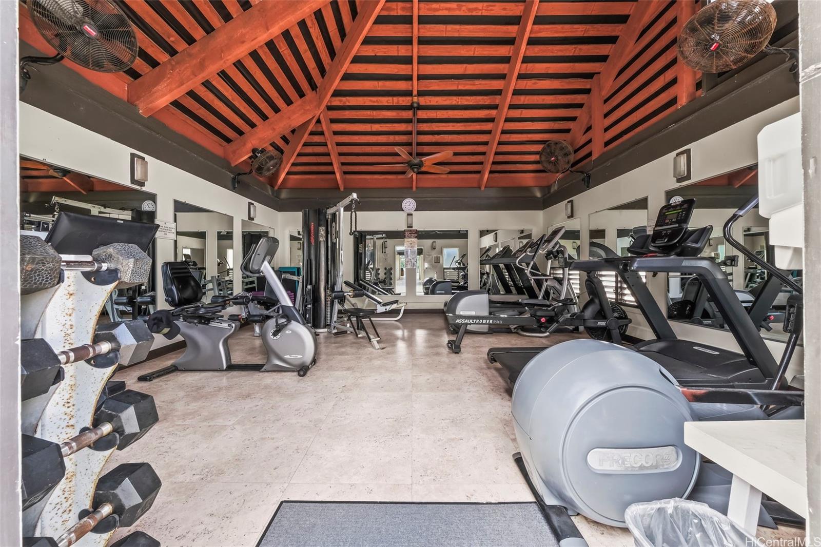 500 Lunalilo Home Road, Unit 17A Honolulu, HI 96825 - Photo 23 of 25 a view of a room with gym equipment