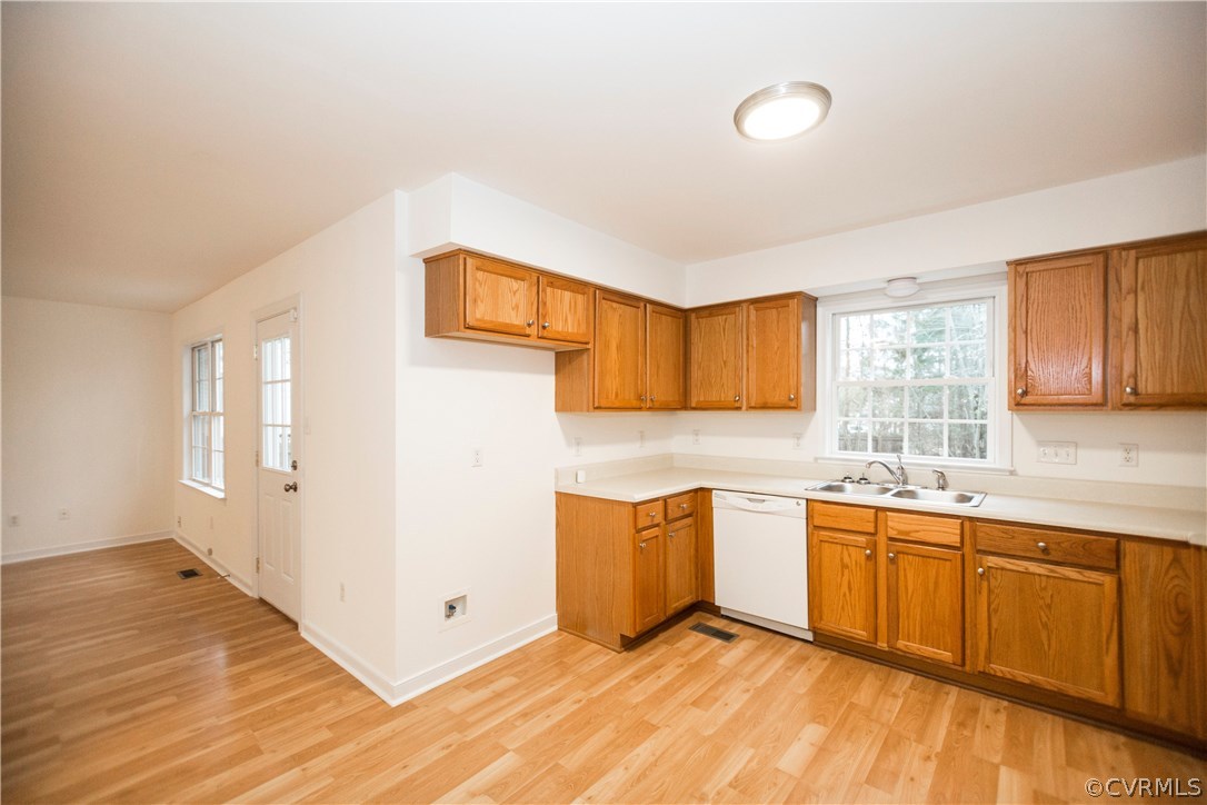 Eat-in Kitchen