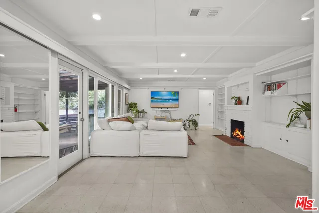 $1,354,900 | 9747 Haines Canyon Avenue, Tujunga, CA 91042