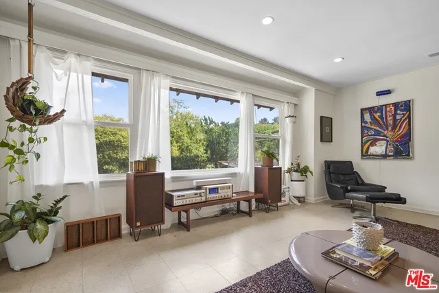 $1,374,000 | 9747 Haines Canyon Avenue, Tujunga, CA 91042