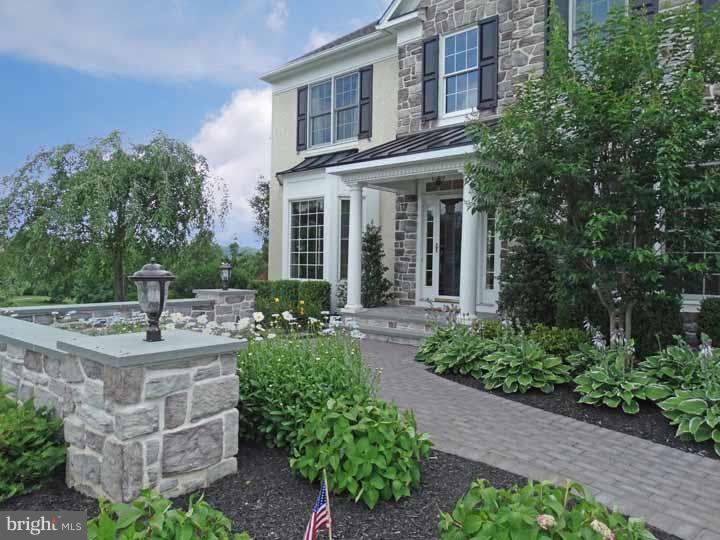 137 Clover Road Warminster, PA 18974 - Photo 2 of 25 Exterior Front