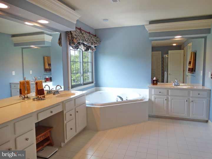 137 Clover Road Warminster, PA 18974 - Photo 11 of 25 Master Bathroom